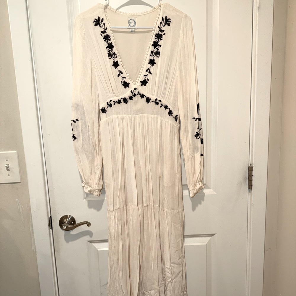 Francesca’s Boho White Embroidered Maxi dress
